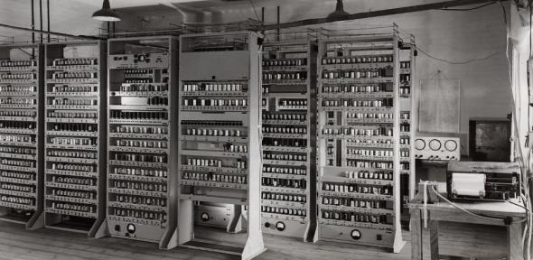 Electronic Delay Automatic Storage Calculator (EDSAC) in Cambridge